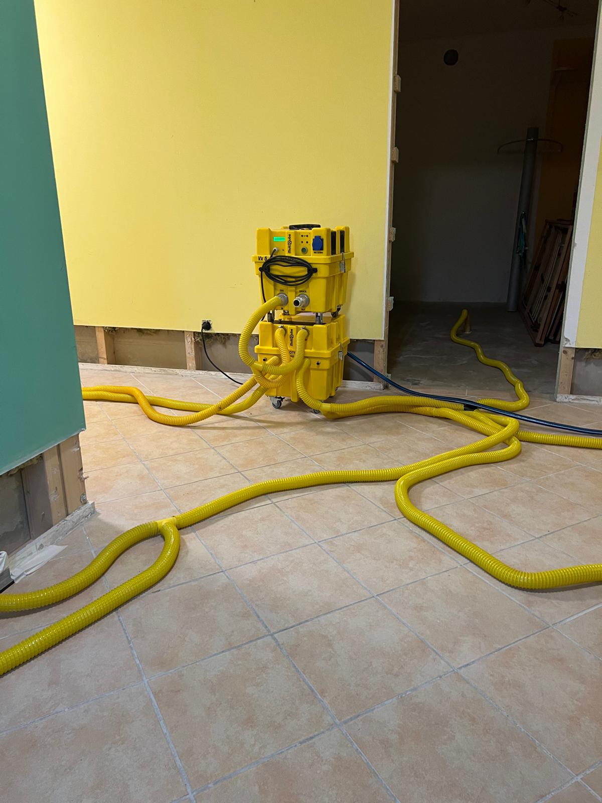 Technische Trocknung nach Wasserschaden